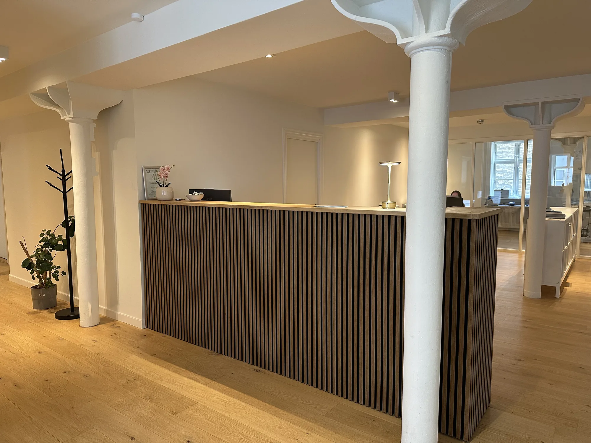 The reception area seen from the clinic entrance